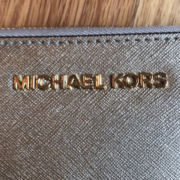 Beautiful Gold Michael Kors Wristlet - Picture 2 of 7